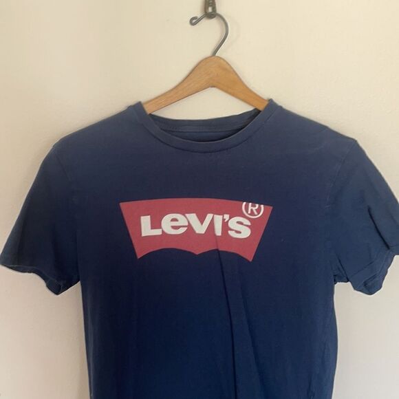 Levi’s Graphic Crew Neck T-Shirt - Picture 2 of 4